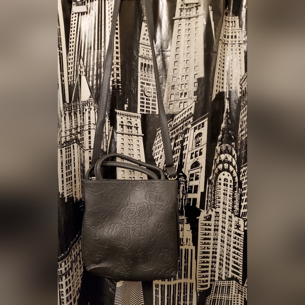 Black vegan purse includes wallet
